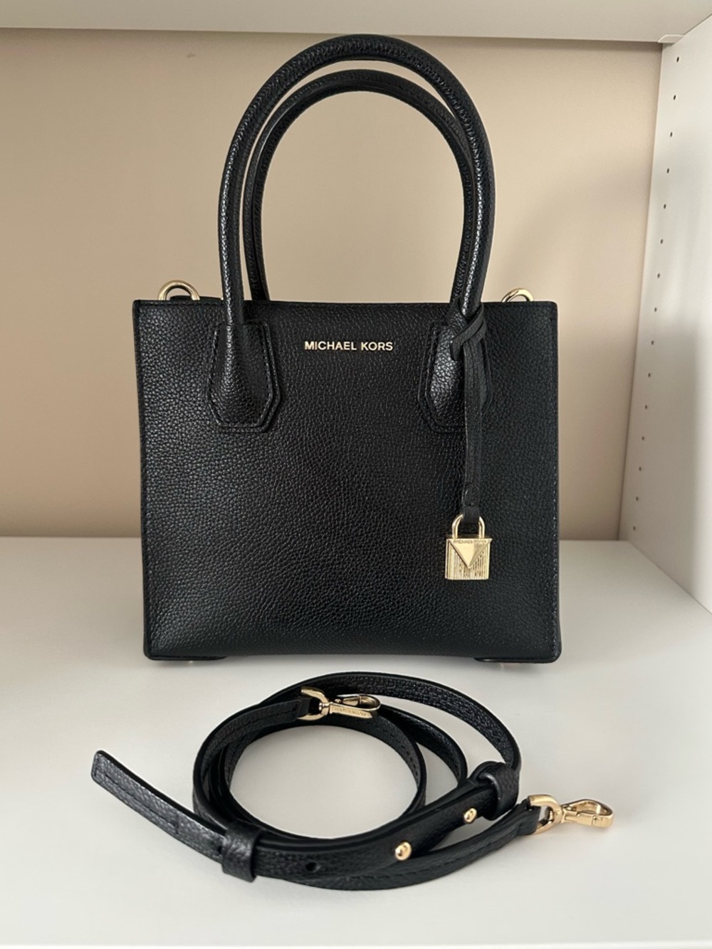 Michael Kors Mercer Medium in Black